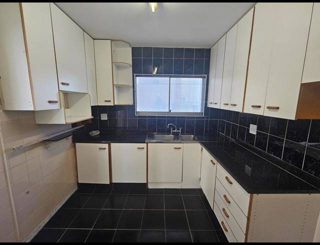 3 BEDROOM APARTMENT FOR SALE IN SOUTH BEACH